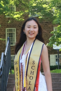 Photo of writing tutor named Aleen Xue